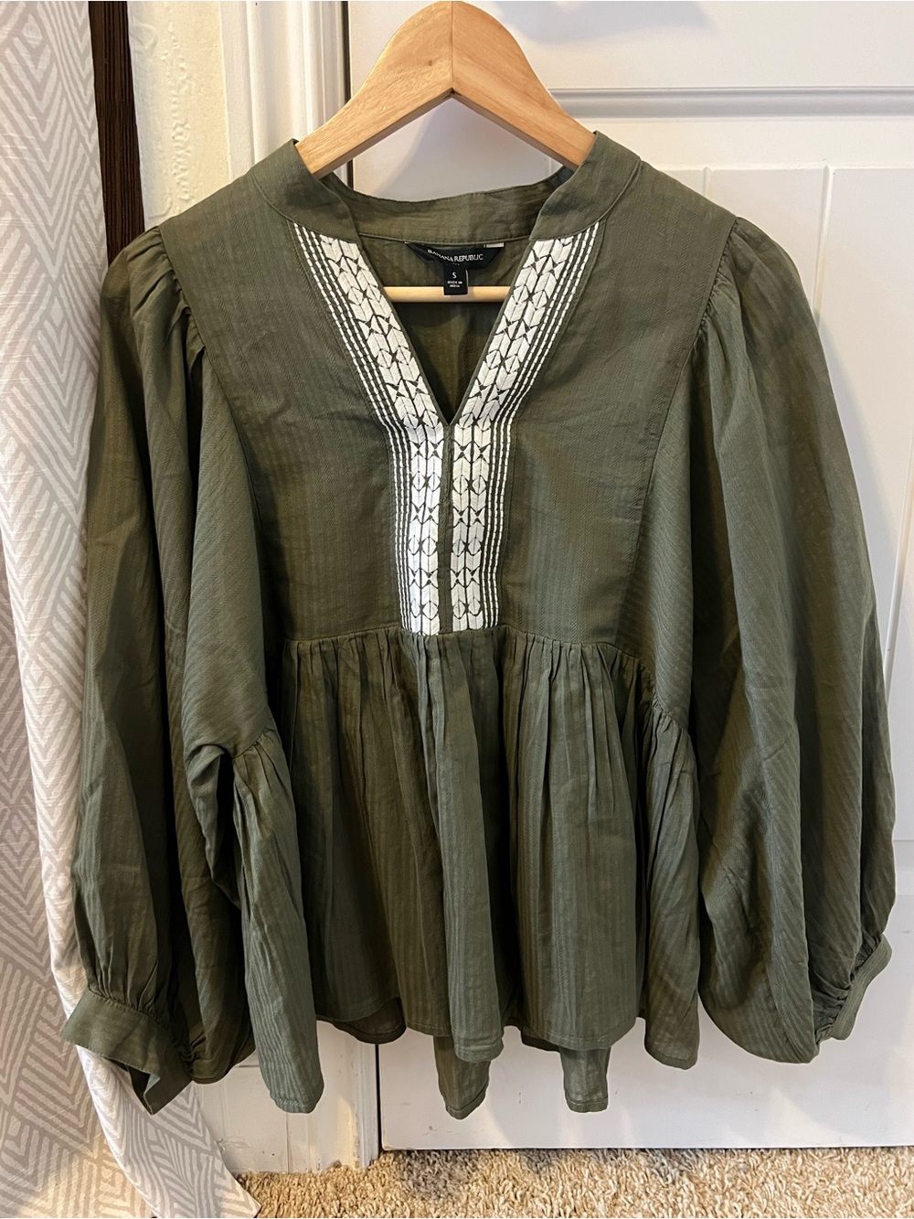 Banana Republic Olive Green Peasant Tunic with White Embroidered Yoke